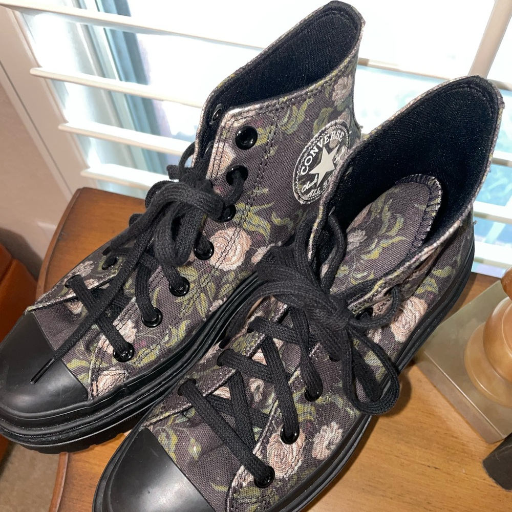 Custom Converse with Lug Soles and Comfort Insoles Size 8-Worn Once